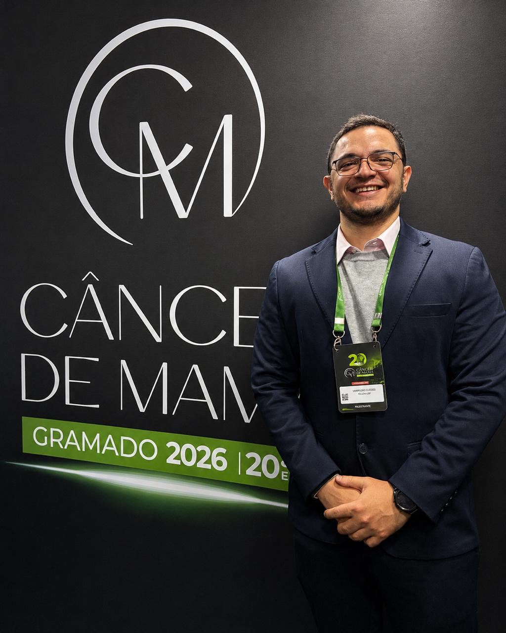 Dr. Maximiliano Guedes em evento profissional